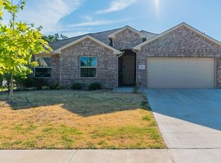 1013 Larch Ln, Denton, TX 76209