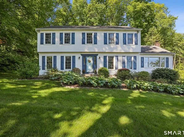 28 Colonial Ridge Drive, New Milford, CT 06755