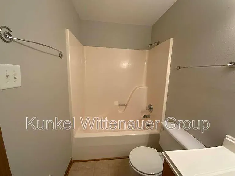 2609A Sierra Dr — Photo 8