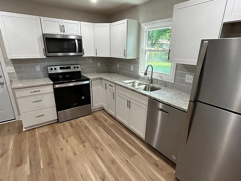 1202 S Willow Ln — Photo 13