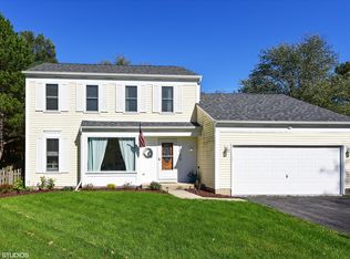 1055 Meghan Ave, Algonquin, IL 60102