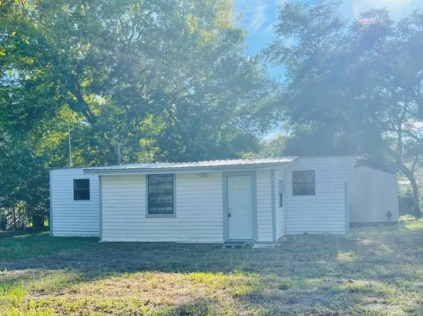 1210 NE 1st St, Carrabelle, FL 32322