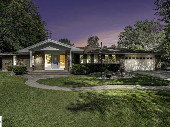 410 Orchard Ct, Saint Louis, MI 48880
