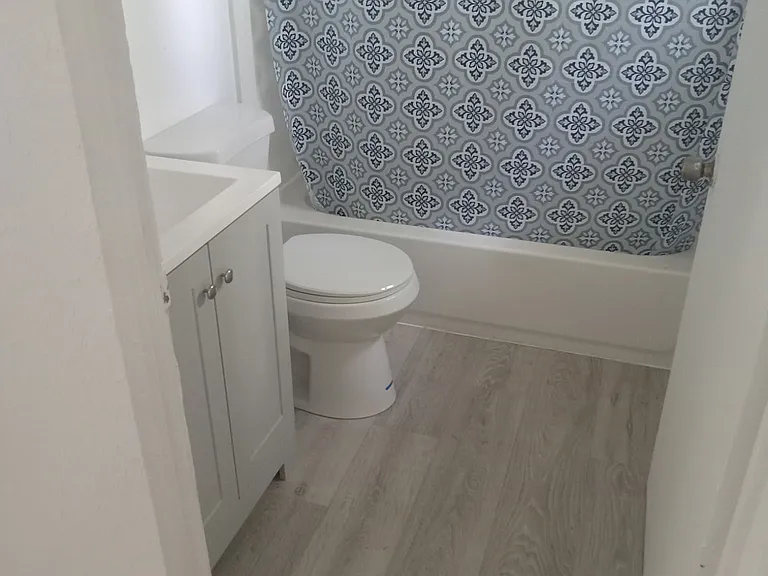323 Commercial St #7 — Photo 6