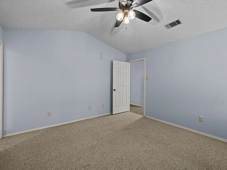 13 Holly Brook Cv — Photo 17