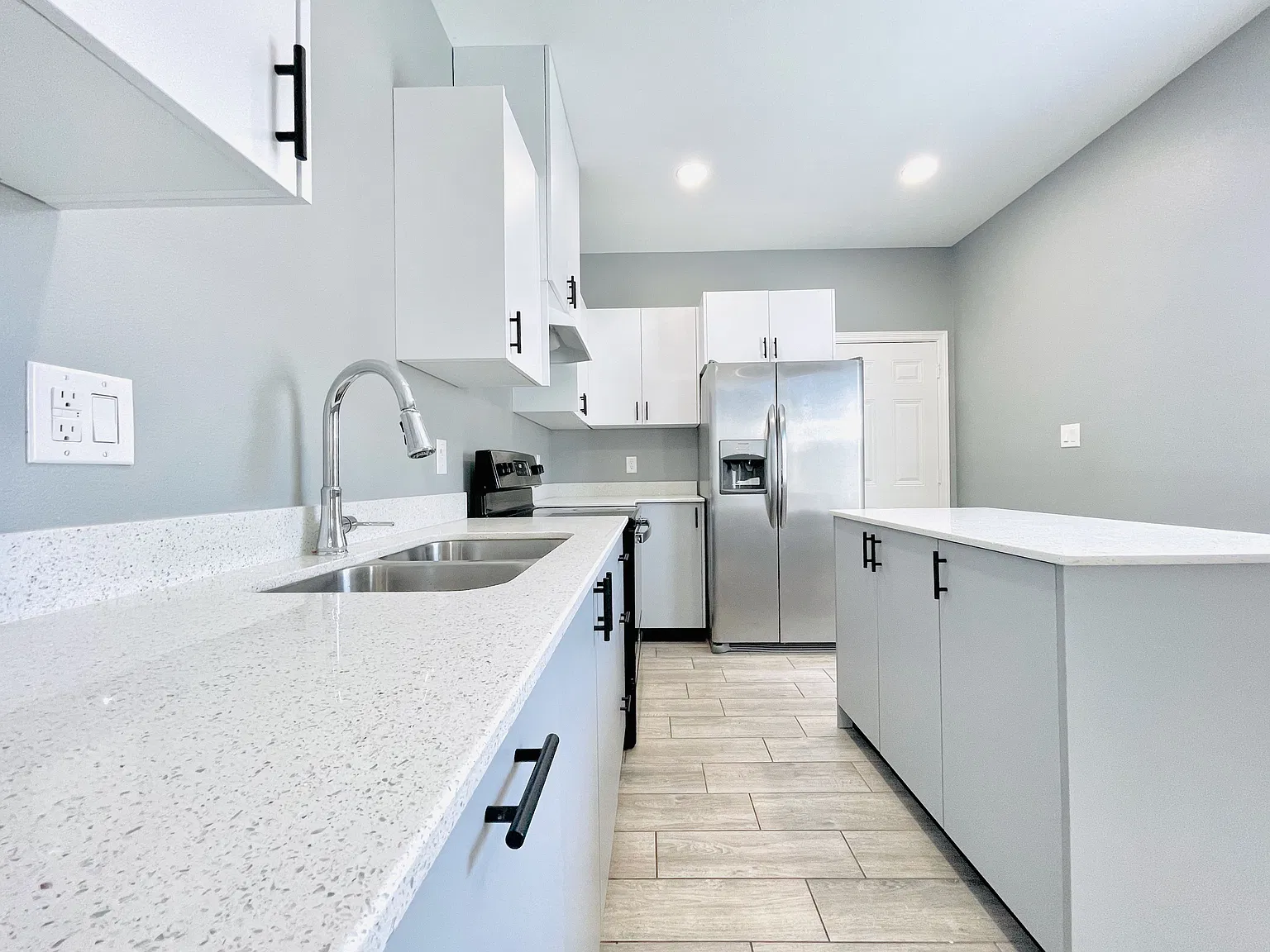 2 bed, 2.0 bath, 817 sqft, $970 — Photo 4