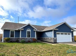 913 Tomahawk Ln, Bowling Green, OH 43402