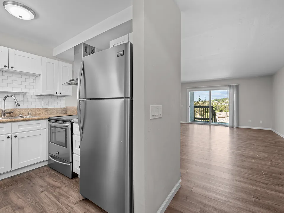 2950 La Costa Ave