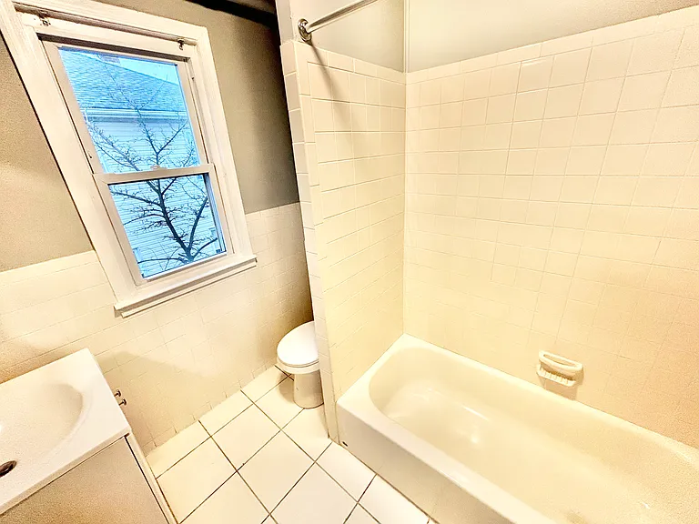 1830 E Riverside Dr #2 — Photo 11