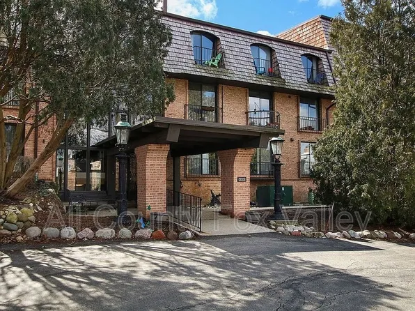 600 W Russell St APT 306, Barrington, IL 60010