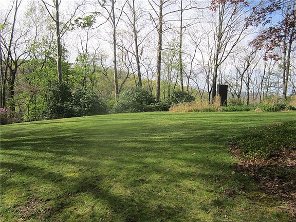 5th image of 171 McLaughlin Dr