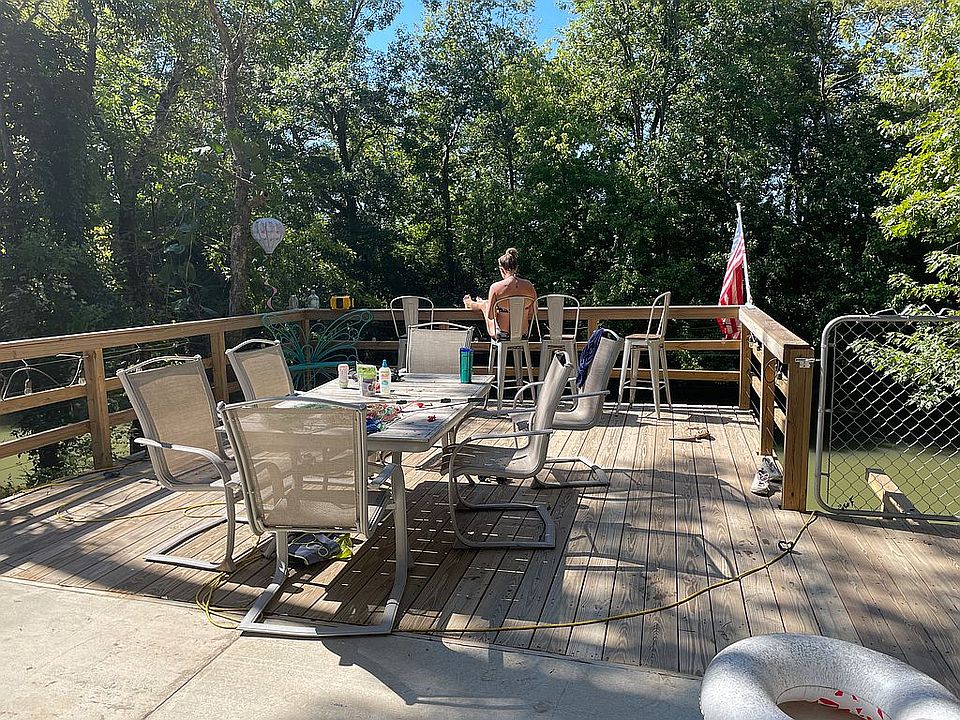1st image of 932 Beech Bend Dr