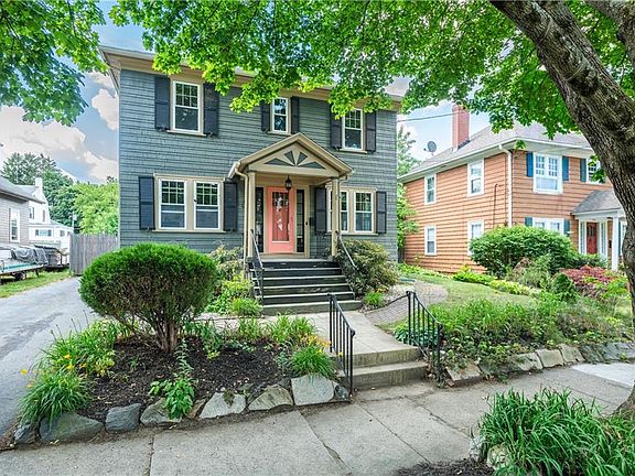 2nd image of 52 Forbes St