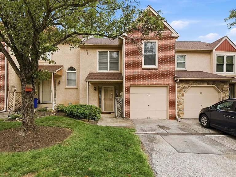 27 White Pine Ct — Photo 1