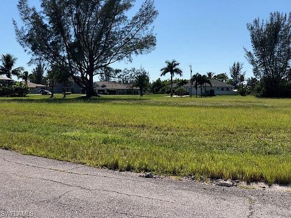 4th image of 910 NW 37th Ave