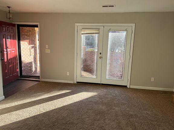 5th image of 844 Park Pl NE #B