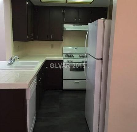 2nd image of 725 Heritage Vista Ave