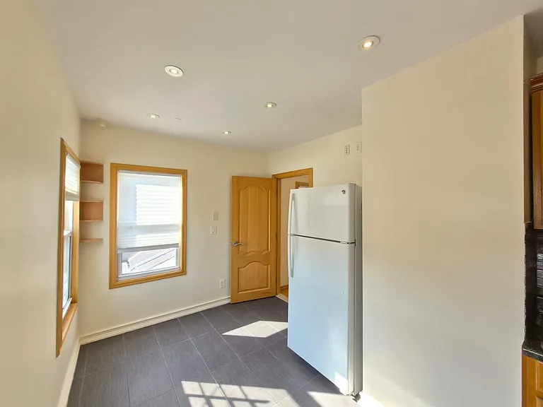 2810 Avenue R #2 — Photo 6