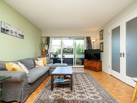4th image of 2211 W 5th Ave #204