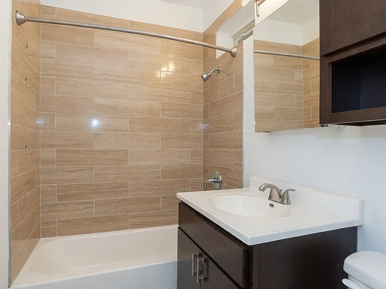 3251 N Damen Ave #2 — Photo 6