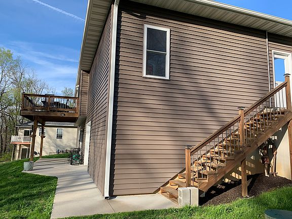 Steps and concrete to rear