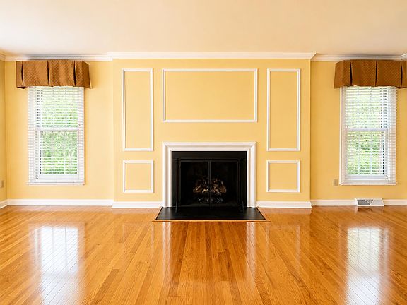 5th image of 104 Davis Dr
