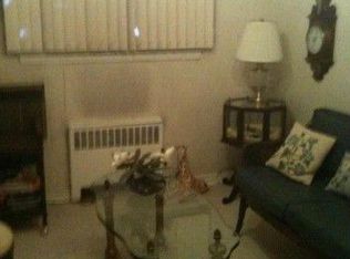 6915 224th St, Oakland Gardens, NY 11364