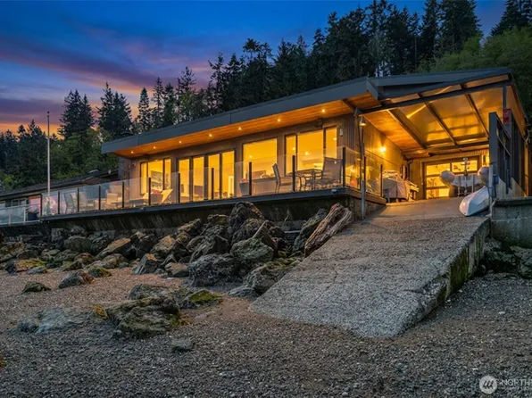 2963 Tillicum Beach Drive, Camano Island, WA 98282