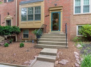 4796 Gainsborough Dr, Fairfax, VA 22032