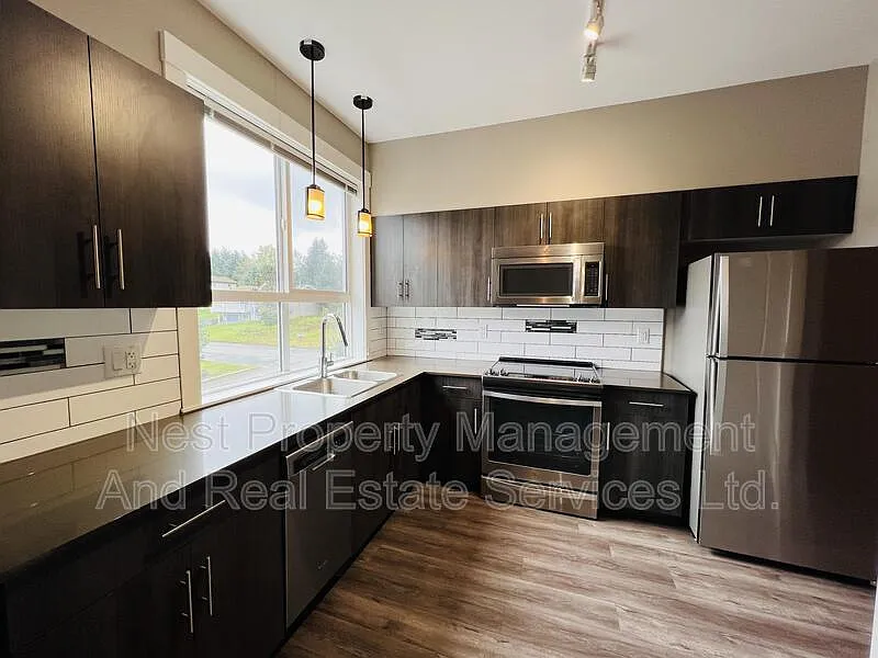 110 Baxter Ave #504