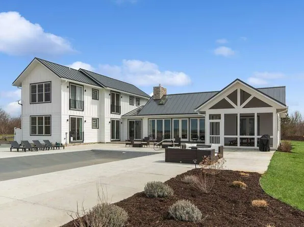 755 Browntown Rd, Buchanan, MI 49107