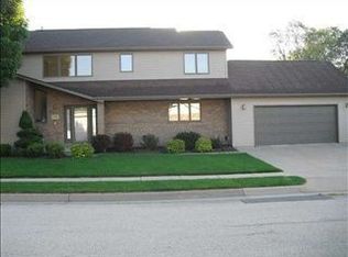 749 Brookview Sq, Dubuque, IA 52003