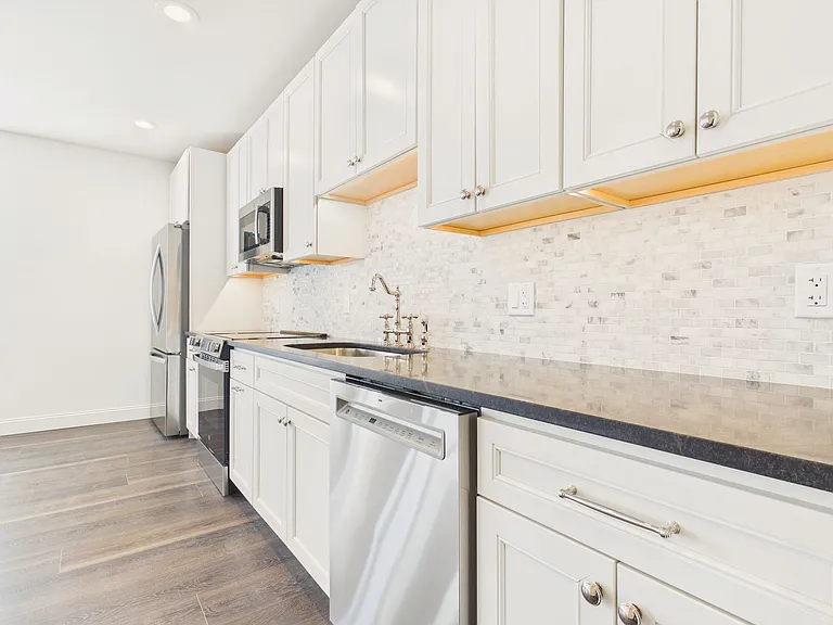 1400 Market St — Photo 12