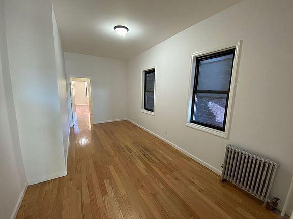 4th image of 1434 Gates Ave APT 2L