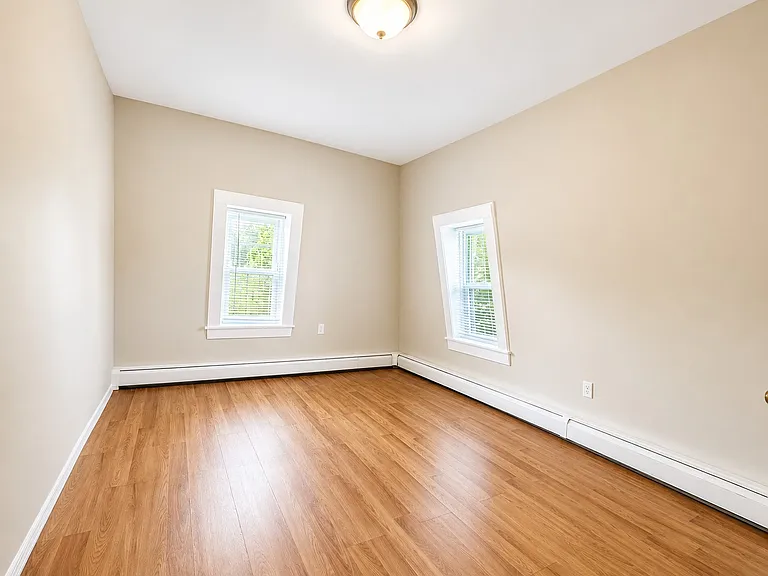 65 E New St #3 — Photo 12