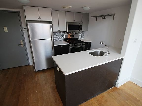 5th image of 90 Meserole St APT 3A