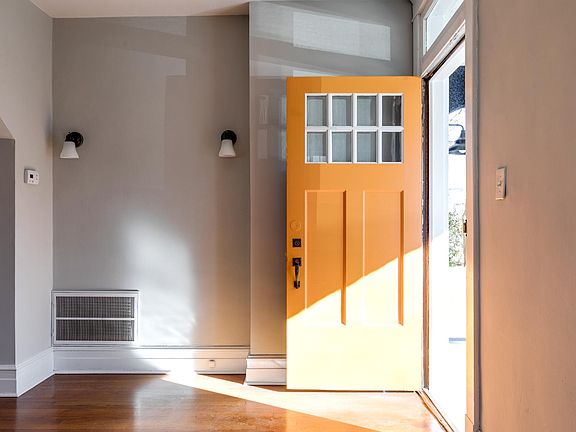 4th image of 3104 Edgewood Ave #1
