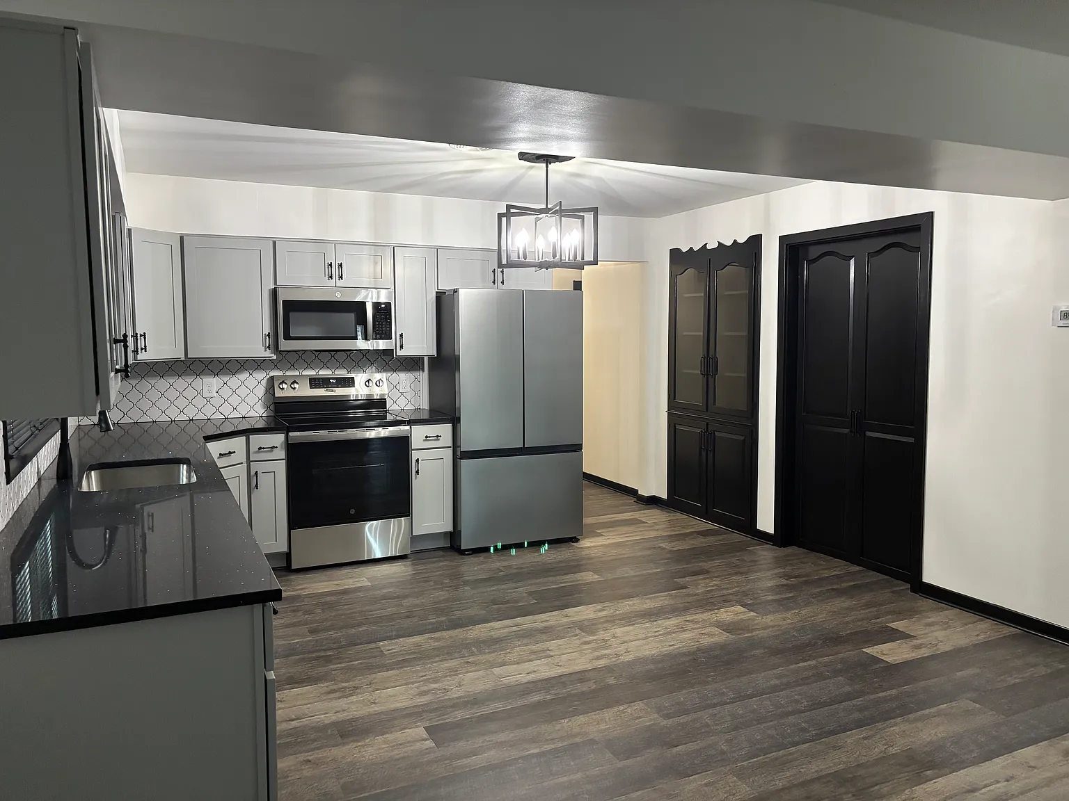 3 bed, 1500 sqft, $2,150 — Photo 2