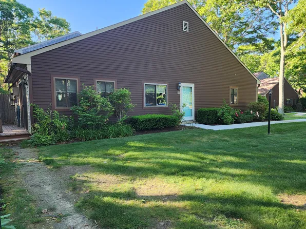 10 Roundhouse Road UNIT 10, Buzzards Bay, MA 02532