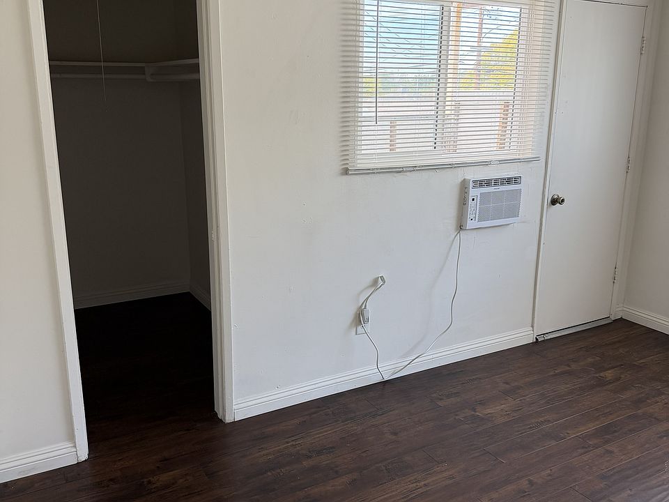 2nd image of 10939 Pioneer Blvd APT 6