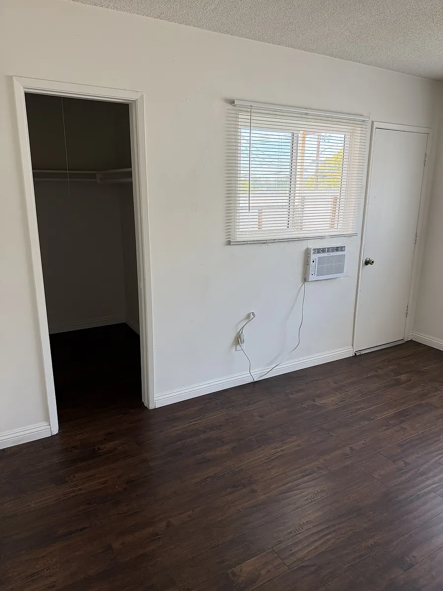 Building Photo - 10939 Pioneer Blvd #6
