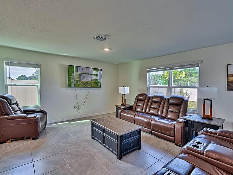 1100 NW 248th Dr — Photo 4