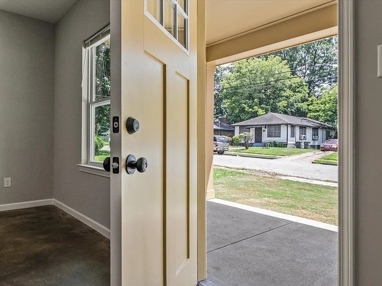 2844 Nathan Ave — Photo 5