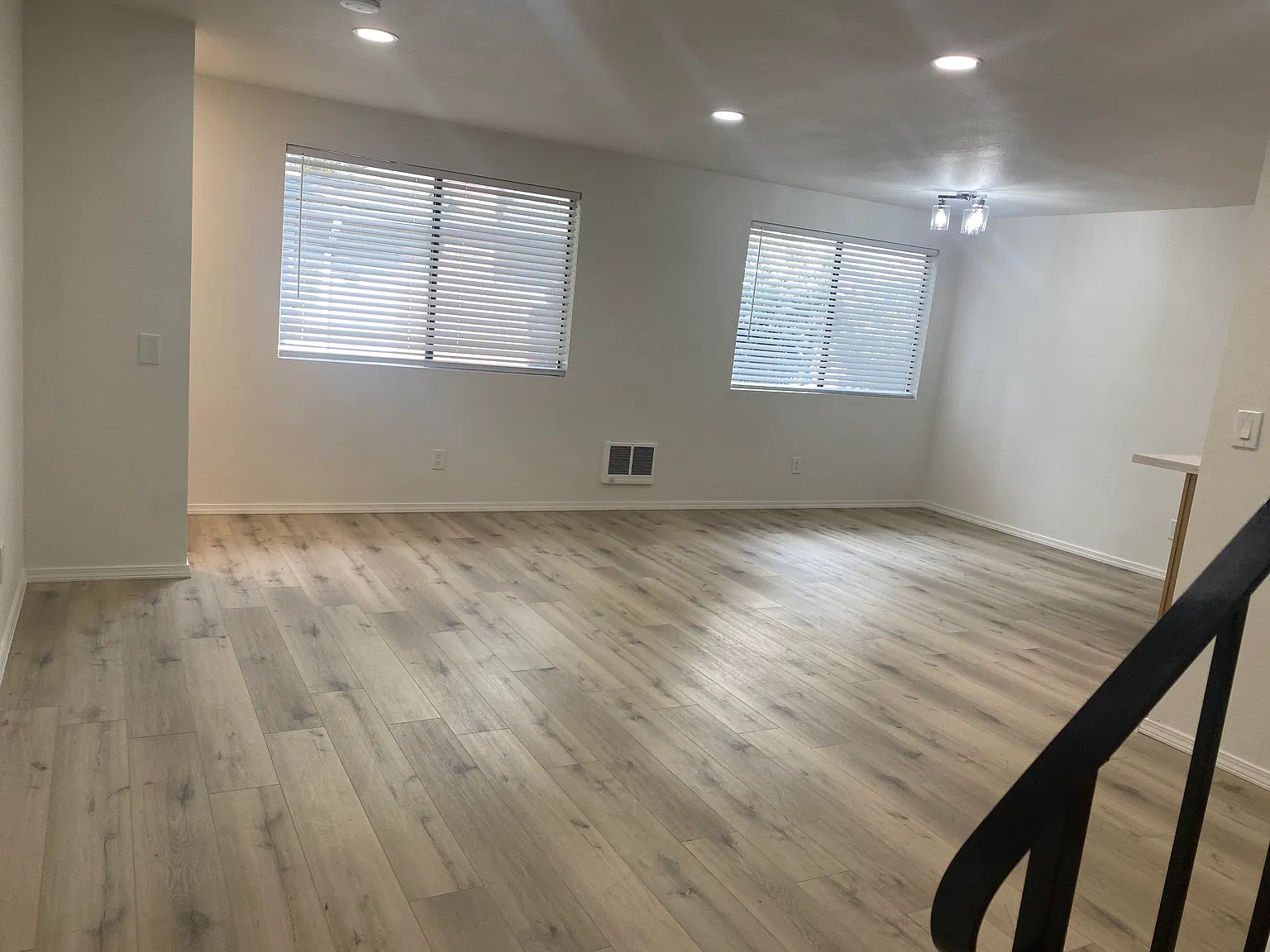7713 Timber Hill Dr — Photo 3