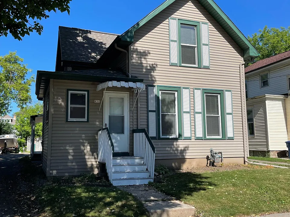 831 Central St