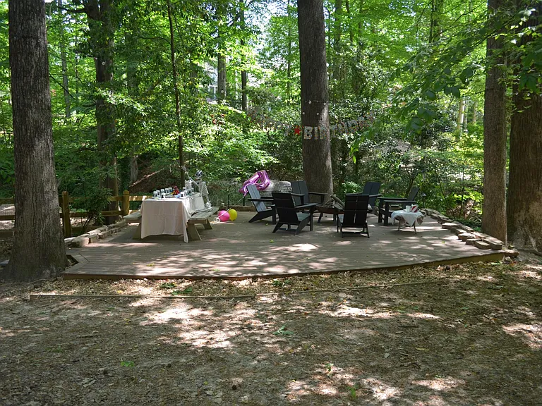 3825 Peachtree Dunwoody Rd NE — Photo 45