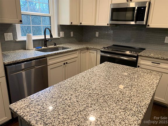 5th image of 508 Vista Grande Cir