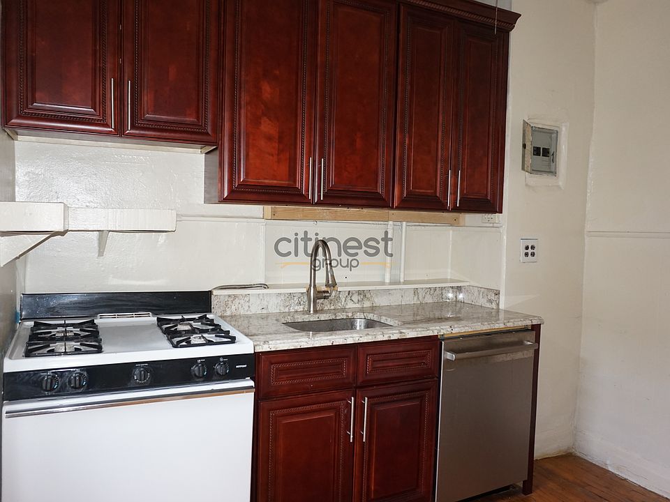 1st image of 261 14th St #A3u
