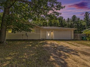 571 E River Rd, Muskegon, MI 49445