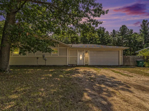 571 E River Rd, Muskegon, MI 49445